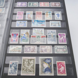 Collection timbres de France 1967-1983 neuf** en un album.