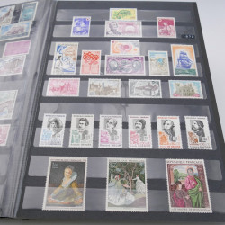 Collection timbres de France 1967-1983 neuf** en un album.