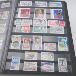 Collection timbres de France 1967-1983 neuf** en un album.