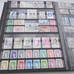 Collection timbres de France 1967-1983 neuf** en un album.