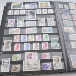 Collection timbres de France 1967-1983 neuf** en un album.