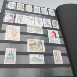 Collection timbres de France 1967-1983 neuf** en un album.