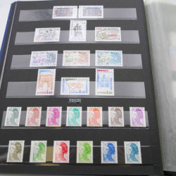 Collection timbres de France 1979-1987 neuf** en un album.