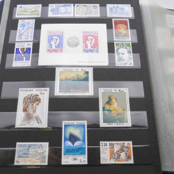 Collection timbres de France 1979-1987 neuf** en un album.