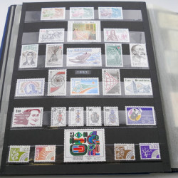 Collection timbres de France 1979-1987 neuf** en un album.