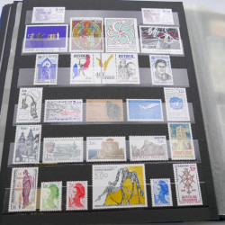 Collection timbres de France 1979-1987 neuf** en un album.