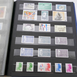 Collection timbres de France 1979-1987 neuf** en un album.