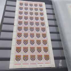 Stock de timbres de France neufs** en deux albums.