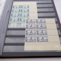 Stock de timbres de France neufs** en deux albums.