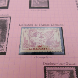 Vrac de timbres du monde neufs et oblitérés en un carton.