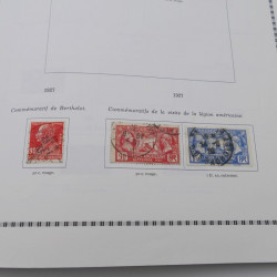 Vrac de timbres du monde neufs et oblitérés en un carton.