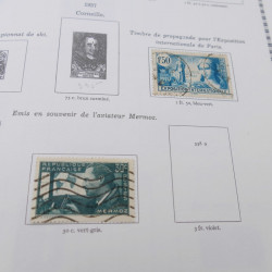 Vrac de timbres du monde neufs et oblitérés en un carton.