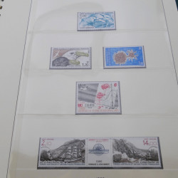 Collection timbres de T.A.A.F. 1948-2003 complet neuf** en 2 albums.