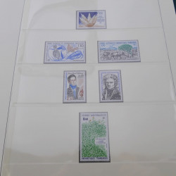 Collection timbres de T.A.A.F. 1948-2003 complet neuf** en 2 albums.