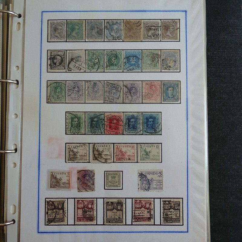 Berlin, belle collection de timbres oblitérés dans un classeur (album)