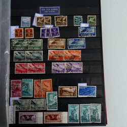 Collection timbres d'Italie fins de catalogues en album.