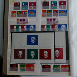 Collection timbres d'Allemagne R.F.A. 1960-1982 neufs et oblitérés en album.