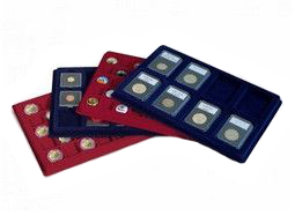 Plateaux numismatiques Leuchtturm pour monnaies de collection sur un fond bordeaux ou bleus.